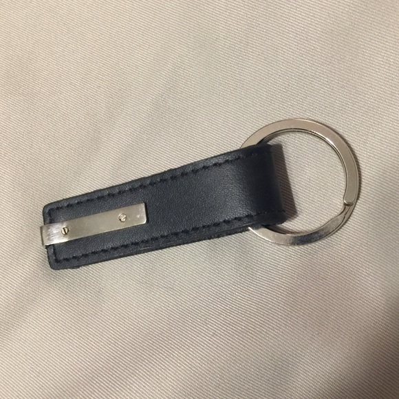 Tommy Hilfiger Black Leather Keychain BNWOT - Picture 3 of 4